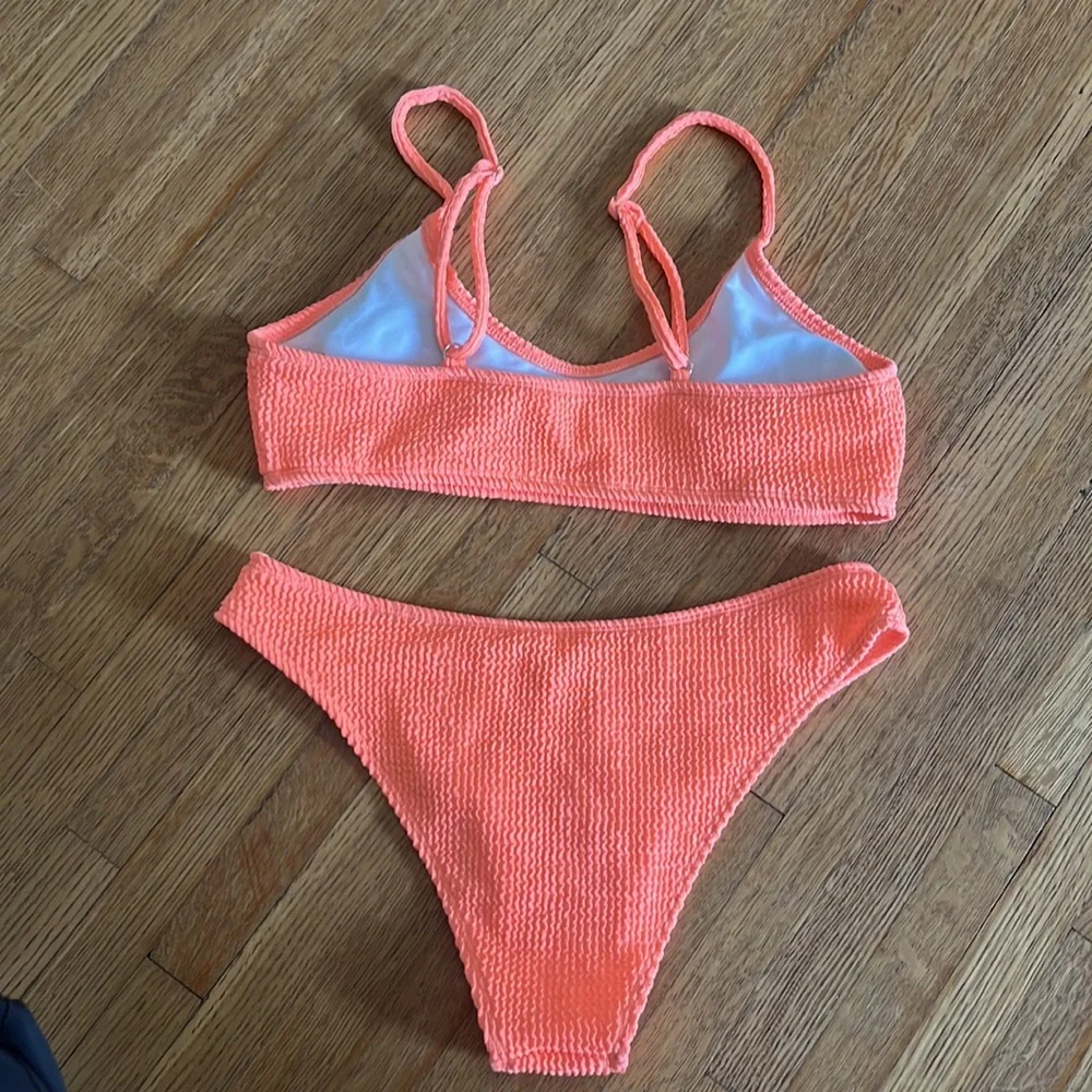 bikini - Picture 2 of 2